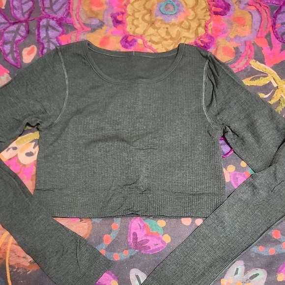 Lululemon Evergreen Ribbed Long Sleeve Crop Top - Picture 1 of 5